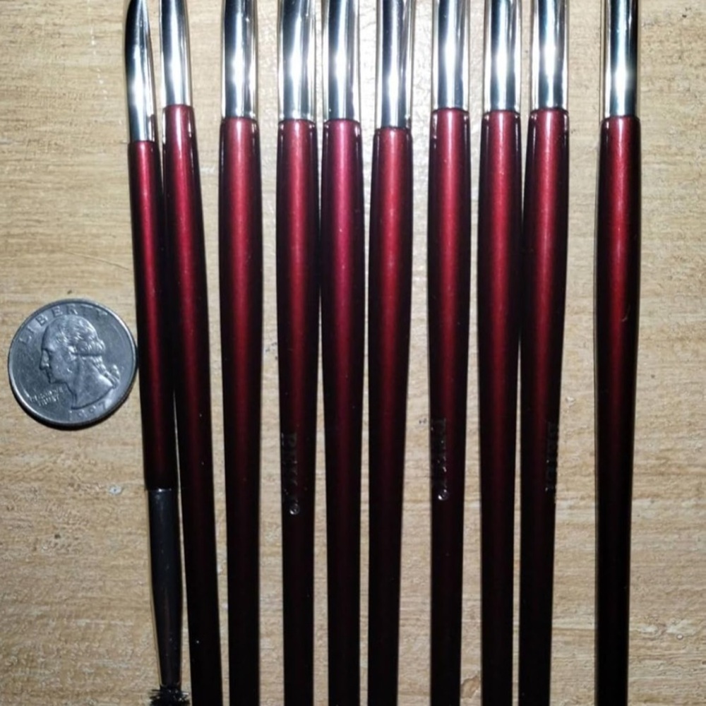 Luxurious Makeup 15 Brush Set - Red - Picture 3 of 4